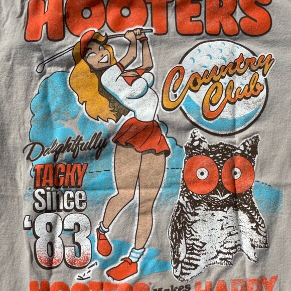 Hooters Country Club T Shirt Sz M - Picture 1 of 9